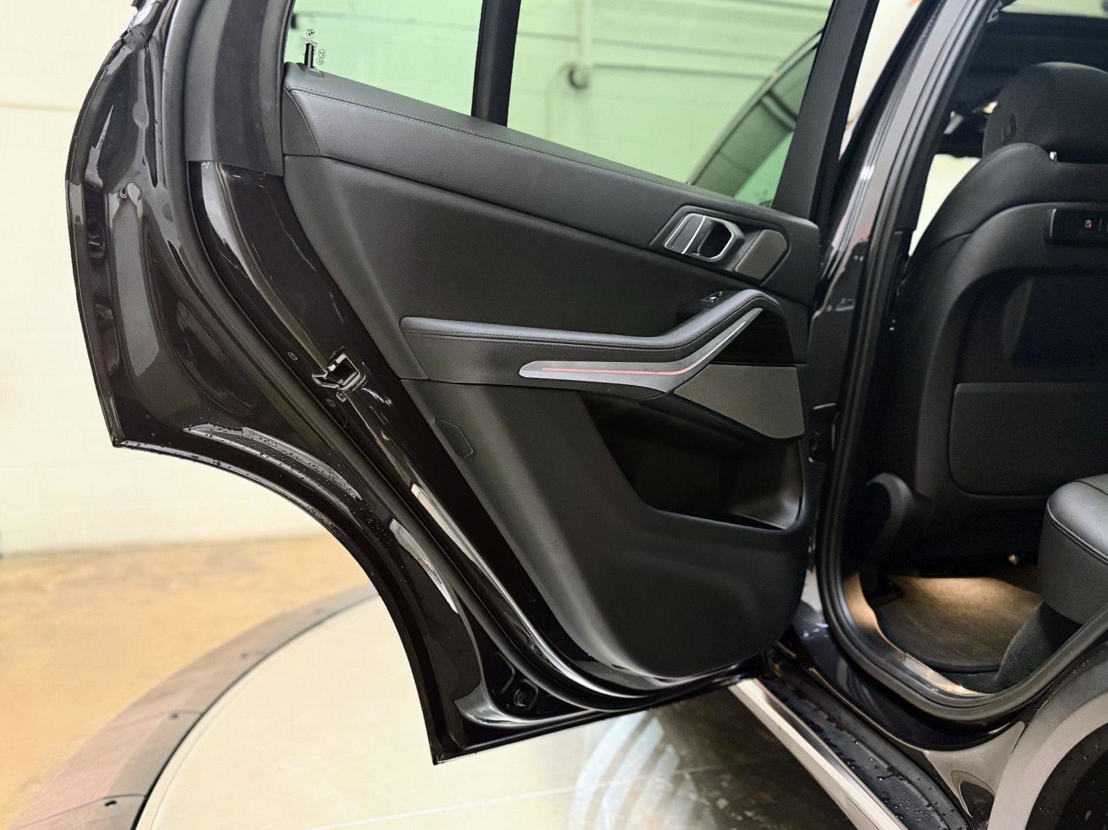 Used 2021 BMW X5 xDrive40i w/ Premium Package image 16