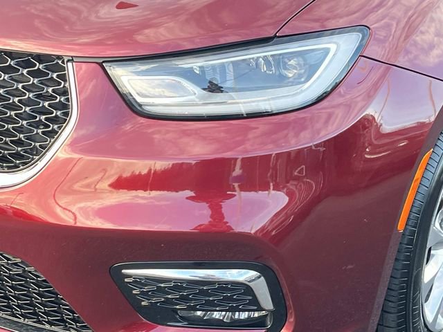 Used 2022 Chrysler Pacifica Touring-L image 10