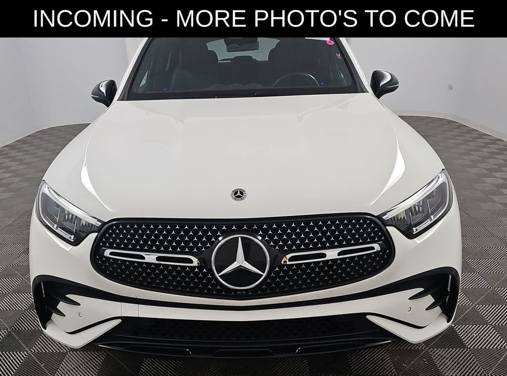 Used 2025 Mercedes-Benz GLC 300 4MATIC w/ AMG Line image 2