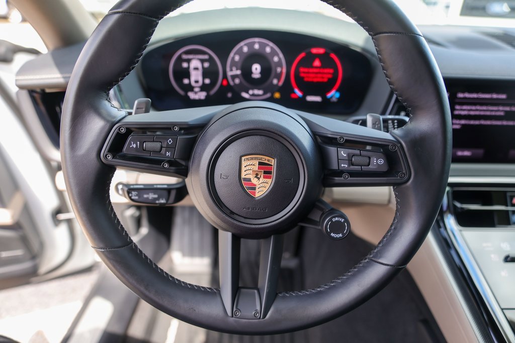 Used 2024 Porsche Panamera image 12