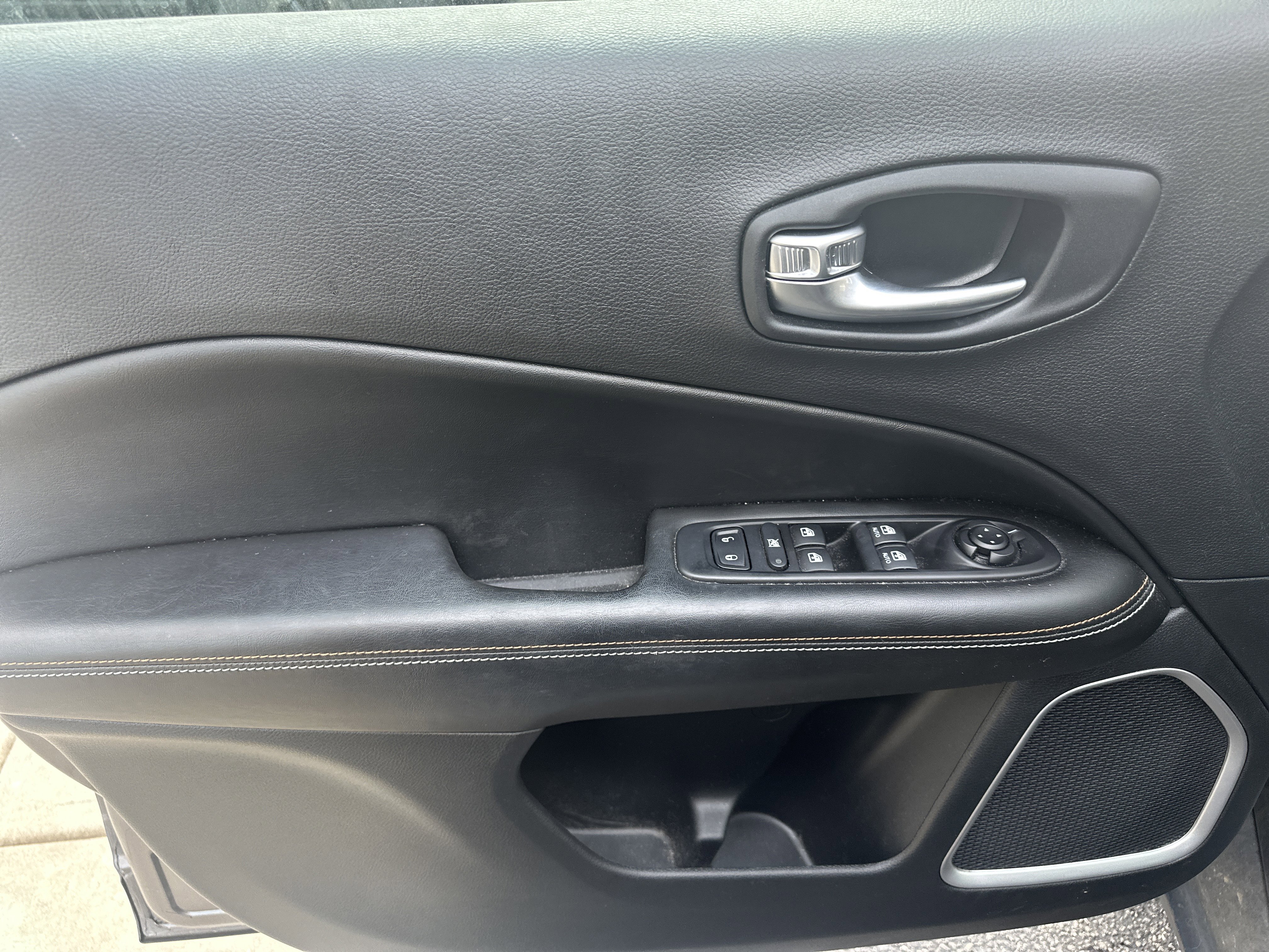 Used 2021 Jeep Compass Latitude w/ Convenience Group image 18