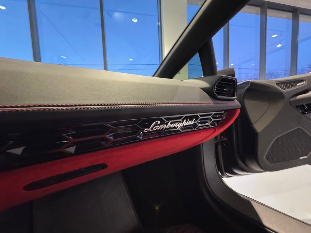 Used 2020 Lamborghini Huracan EVO image 27
