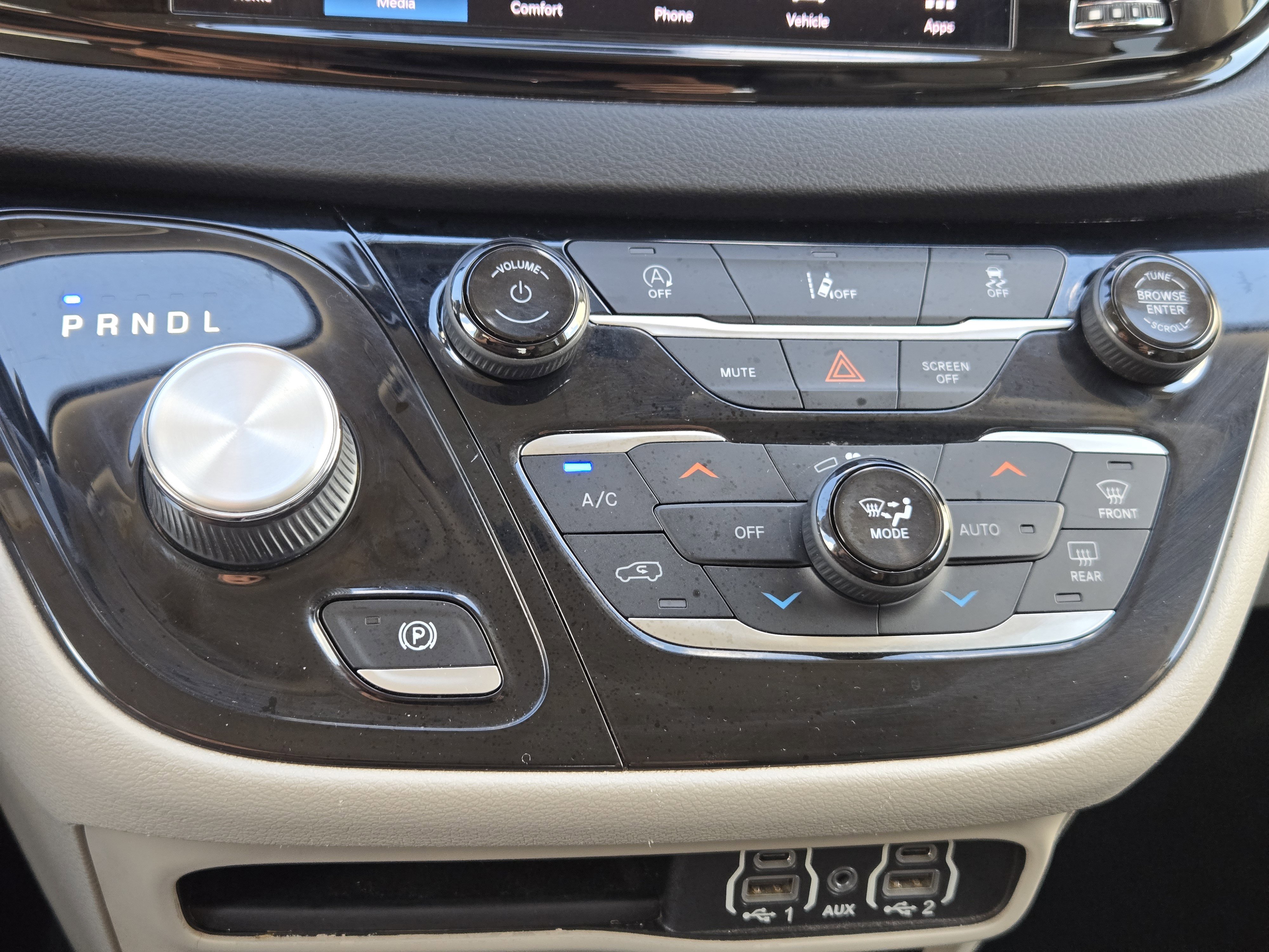 Used 2022 Chrysler Pacifica Touring-L FWD image 21