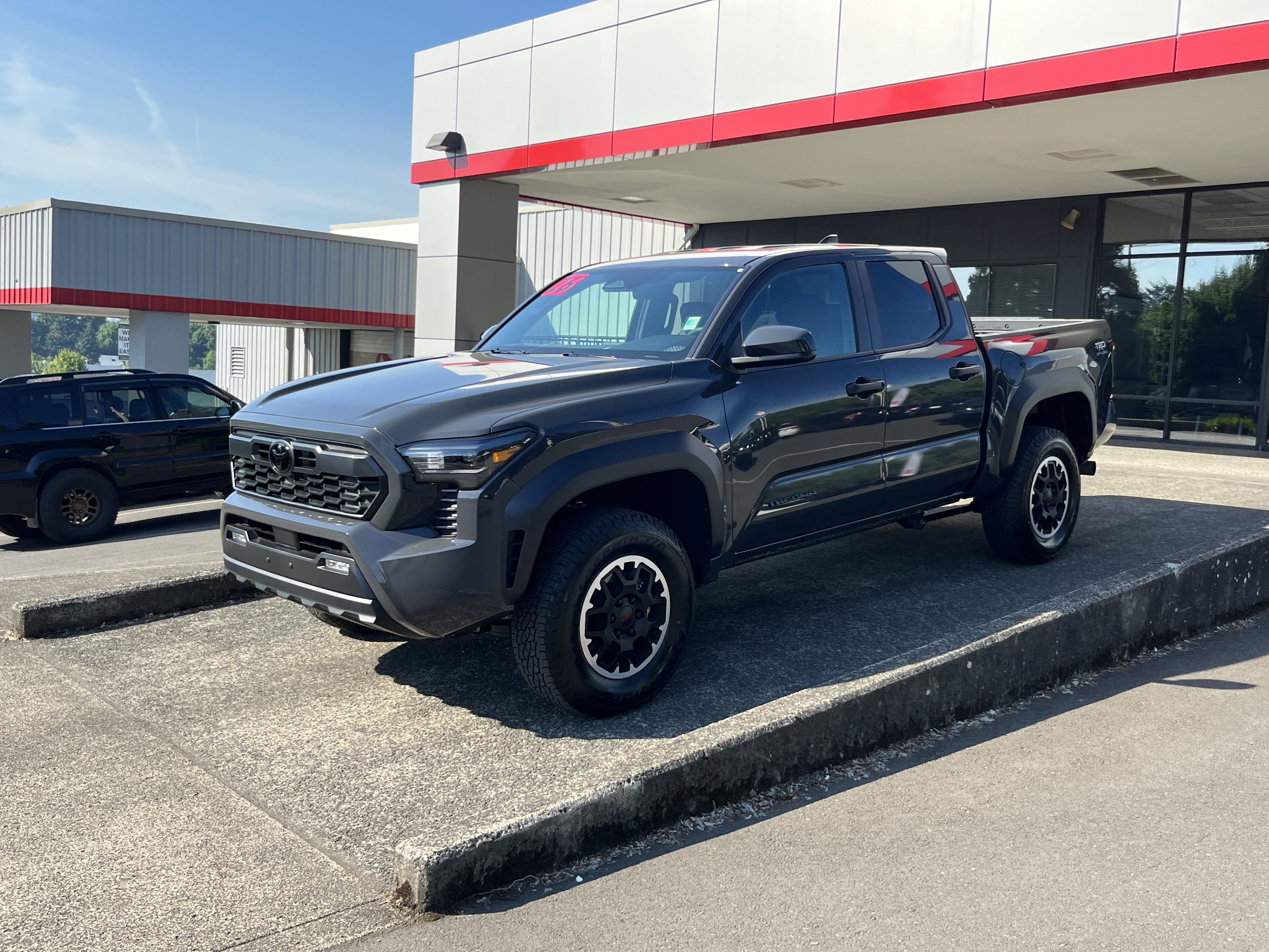 Used 2026 Toyota Tacoma TRD Off-Road AWD/4WD image 4