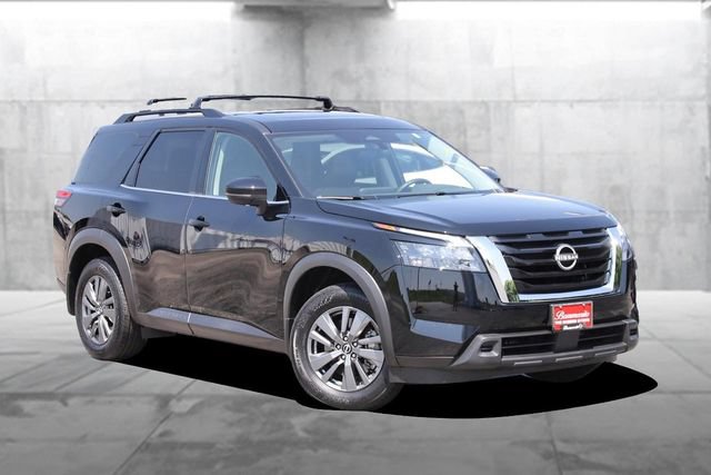 Certified 2025 Nissan Pathfinder SV w/ SV Premium Package FWD image 2