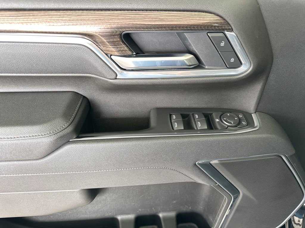 Used 2025 Chevrolet Silverado 2500 LT w/ Convenience Package image 12