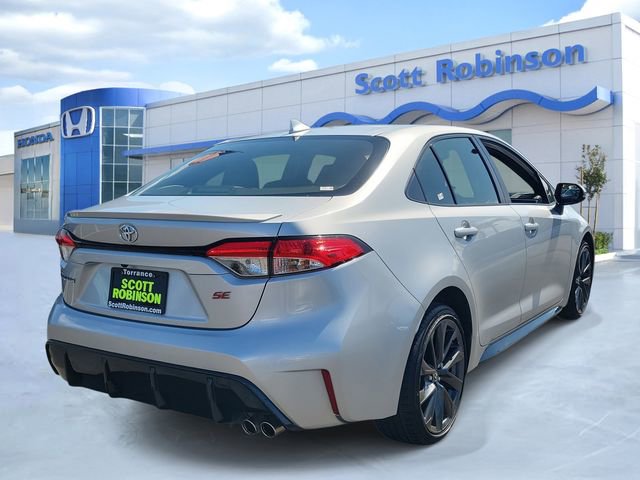 Used 2024 Toyota Corolla SE w/ SE Premium Package image 4