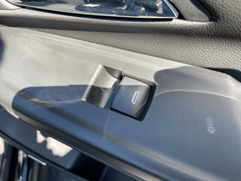 Used 2023 Chevrolet Bolt LT w/ Infotainment Package FWD image 48