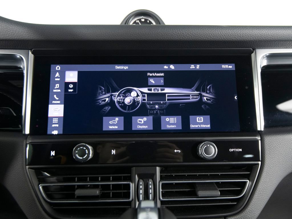 Certified 2025 Porsche Macan image 23