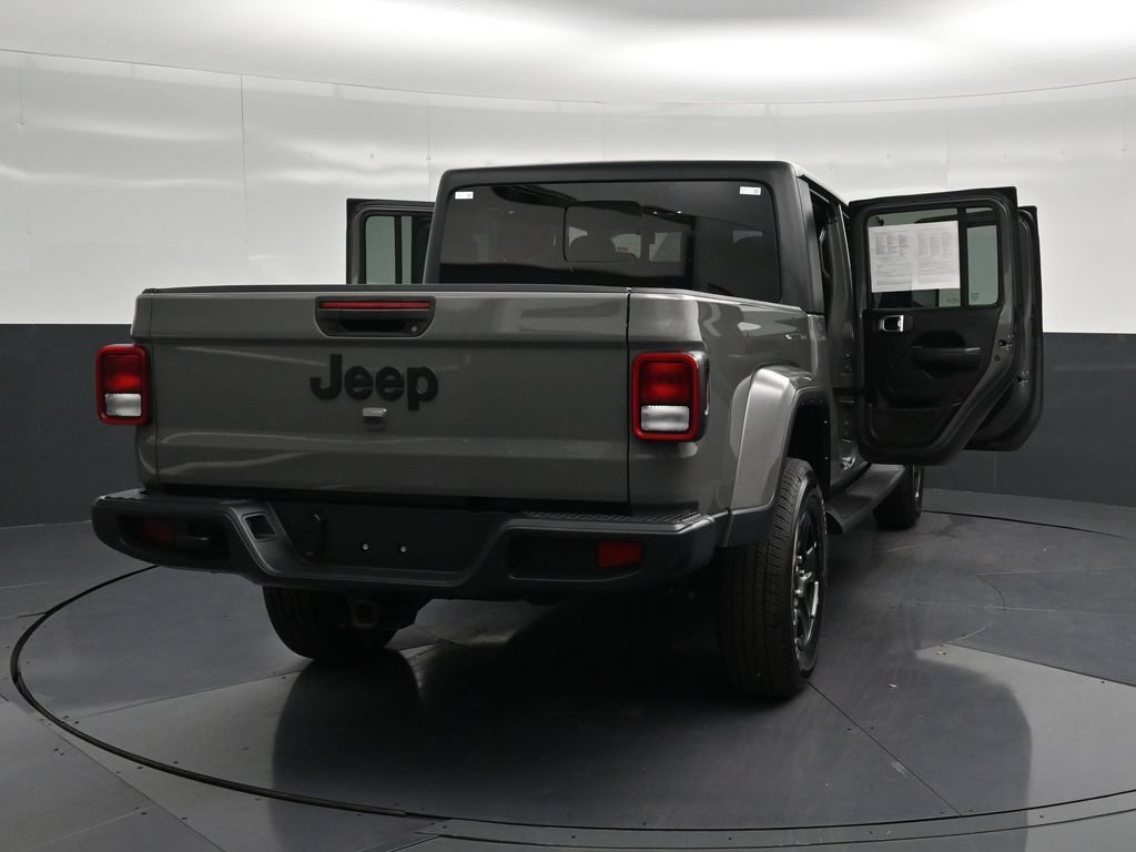 Used 2022 Jeep Gladiator Sport AWD/4WD image 35