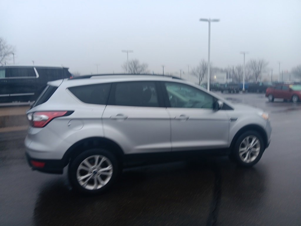 Used 2018 Ford Escape SE image 5