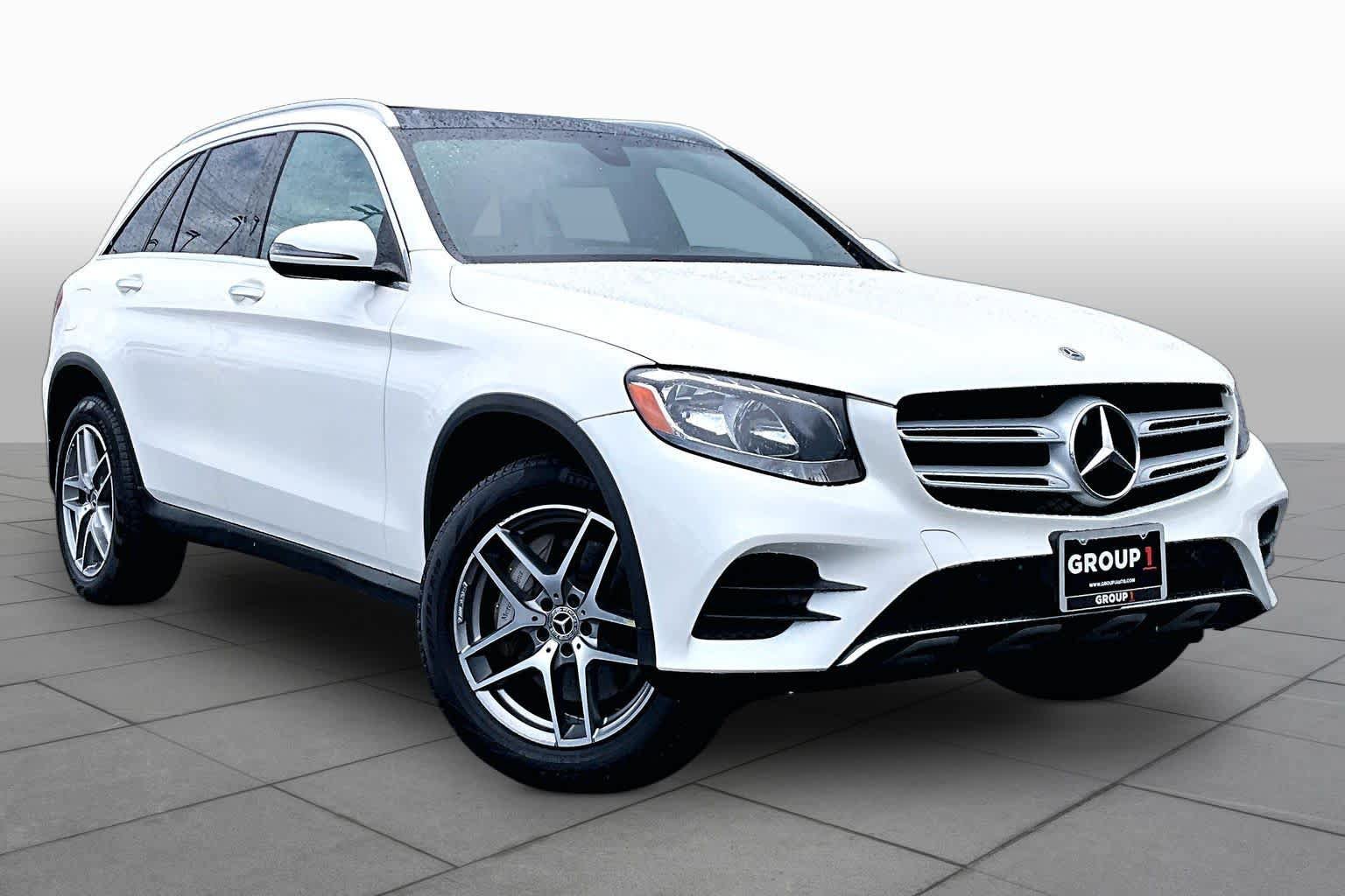 Used 2017 Mercedes-Benz GLC 300 4MATIC image 3
