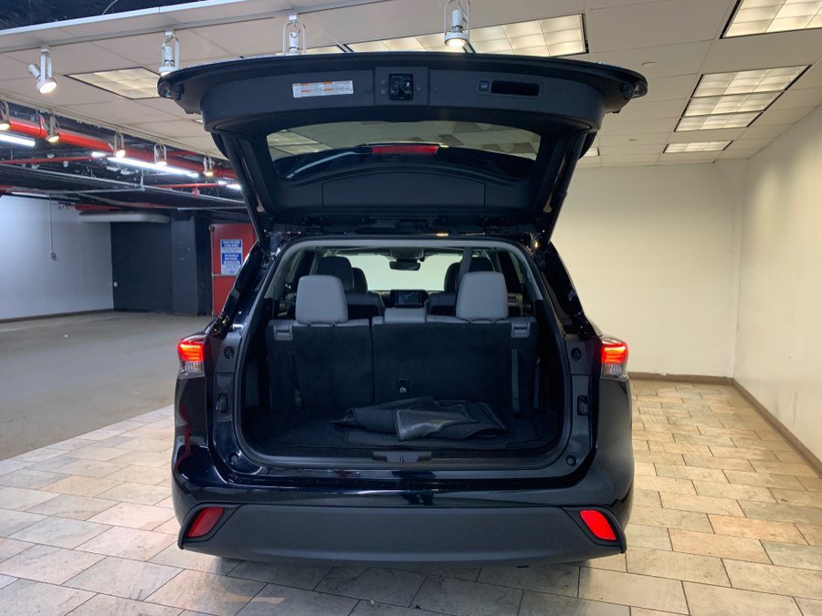 Used 2021 Toyota Highlander XLE AWD/4WD image 47