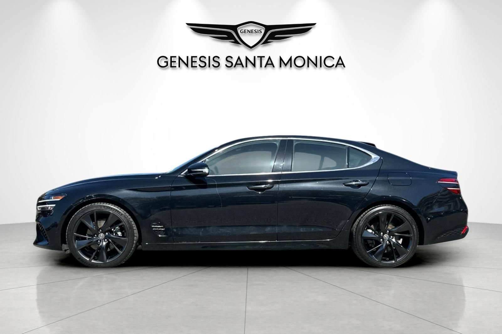 Used 2023 Genesis G70 2.0T w/ Sport Prestige Package RWD image 9