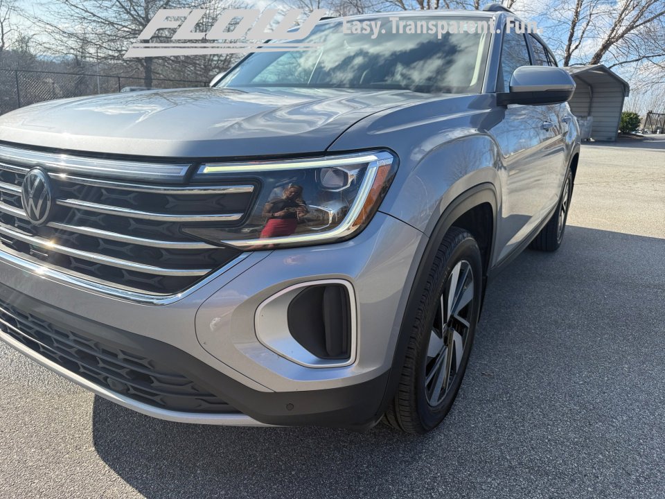Used 2024 Volkswagen Atlas SE image 30