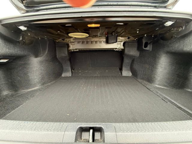 Used 2019 Toyota Camry LE FWD image 29