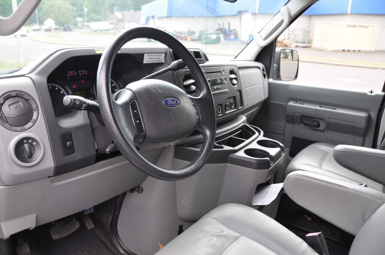 Used 2010 Ford E-350 and Econoline 350 XL RWD image 28