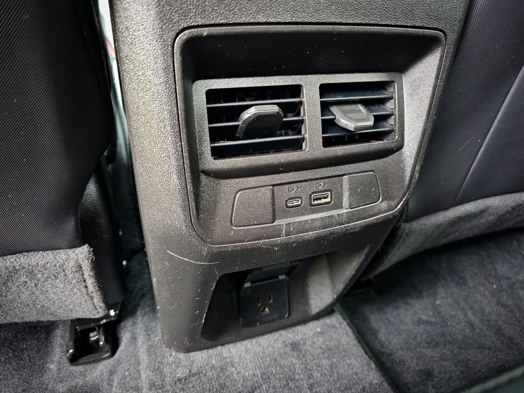 Used 2024 Chevrolet Colorado Z71 w/ LPO, Dark Essentials Package AWD/4WD image 33