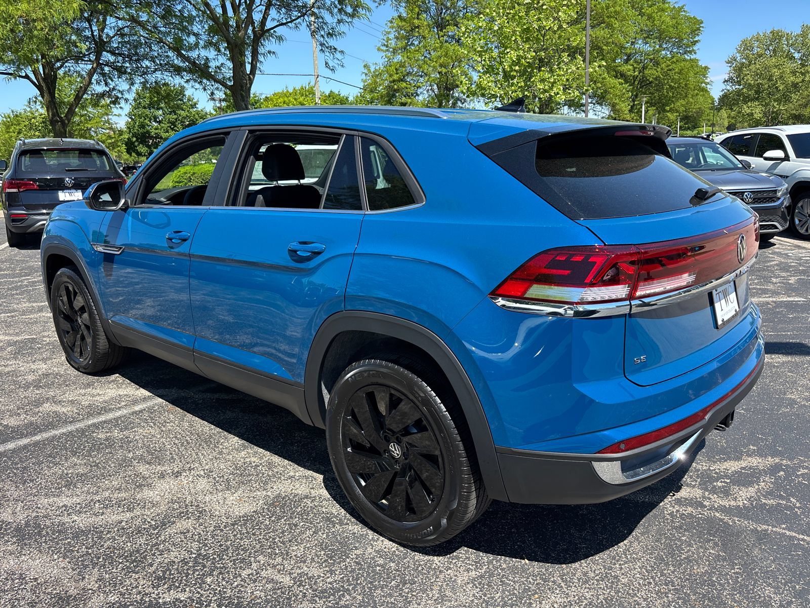 New 2026 Volkswagen Atlas Cross Sport SE AWD/4WD image 7