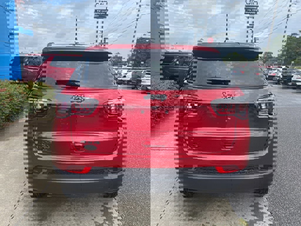 New 2025 Jeep Compass Latitude w/ Sun & Sound Group image 6