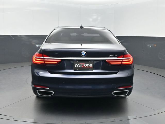 Used 2018 BMW 740i w/ Executive Package RWD image 39