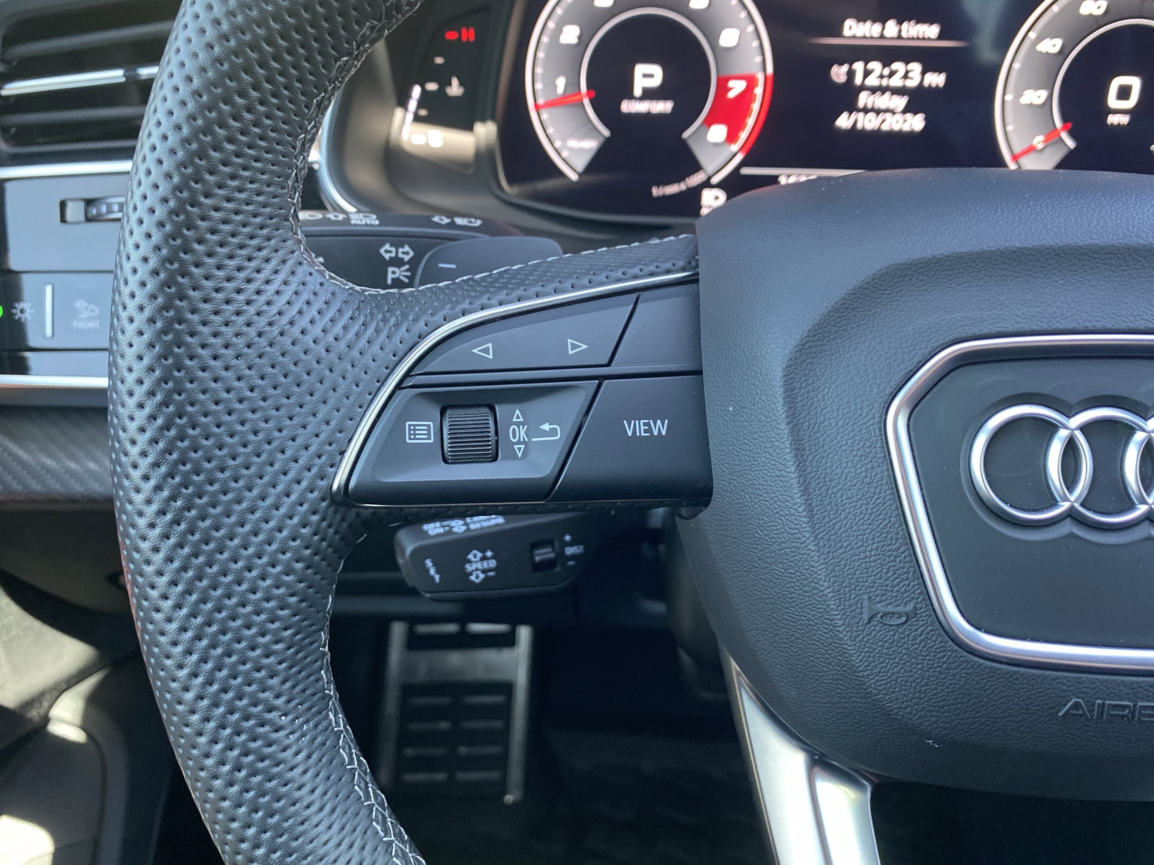 Used 2025 Audi SQ8 Premium Plus AWD/4WD image 34