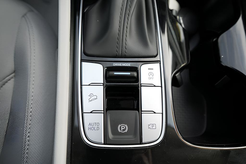 Certified 2026 Hyundai Tucson SE FWD image 30