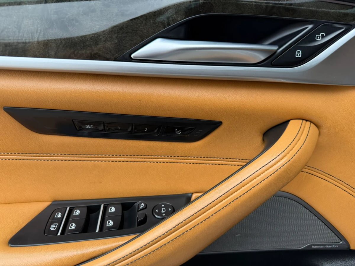 Used 2020 BMW M550i xDrive w/ Executive Package AWD/4WD image 37