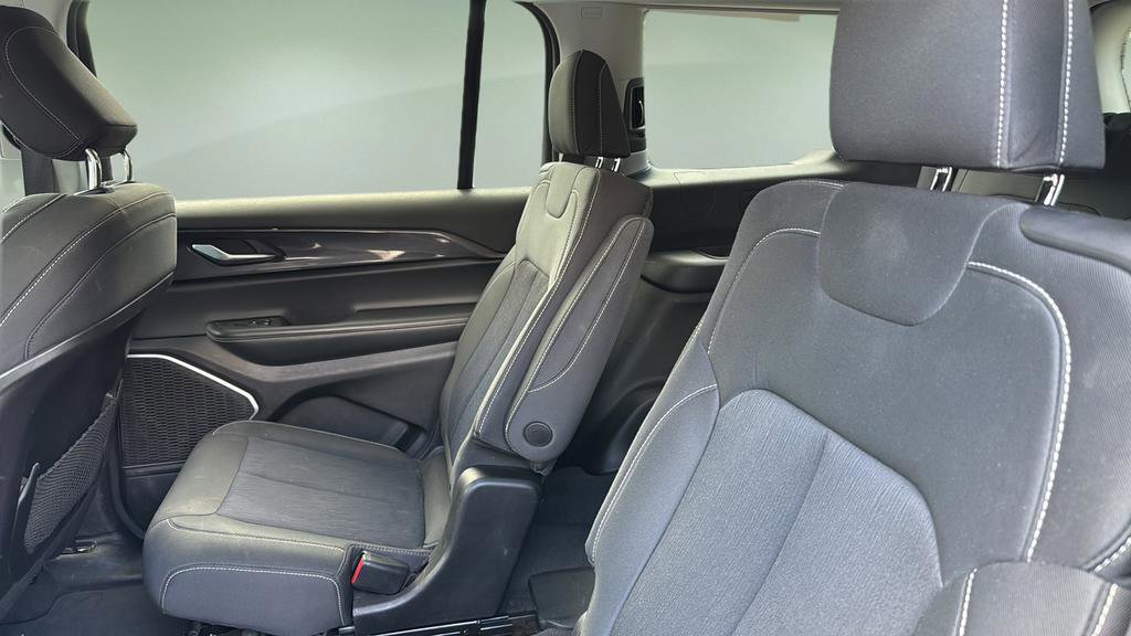 Used 2021 Jeep Grand Cherokee L Laredo w/ Luxury Tech Group I image 13