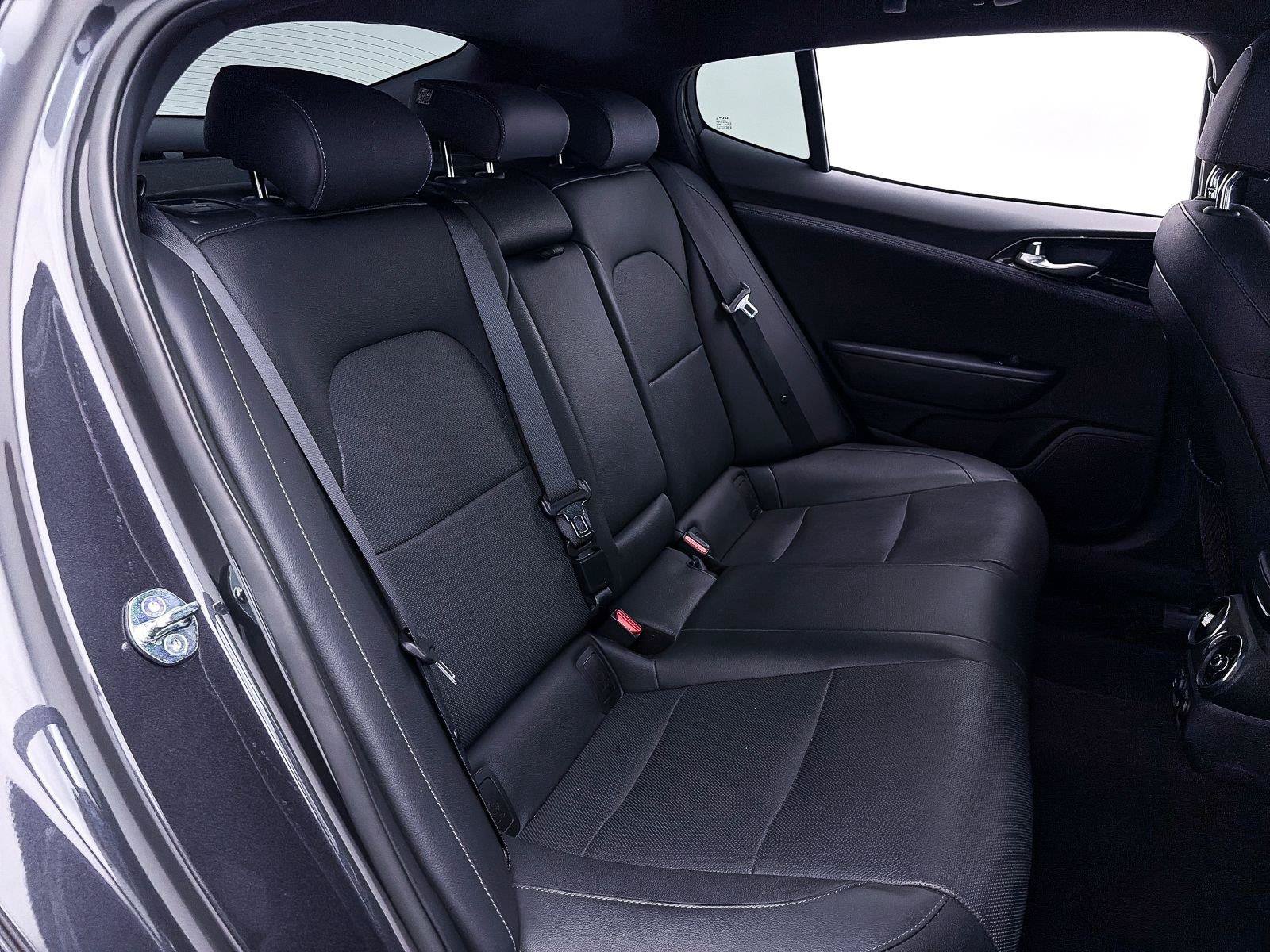 Certified 2023 Kia Stinger GT-Line RWD image 35