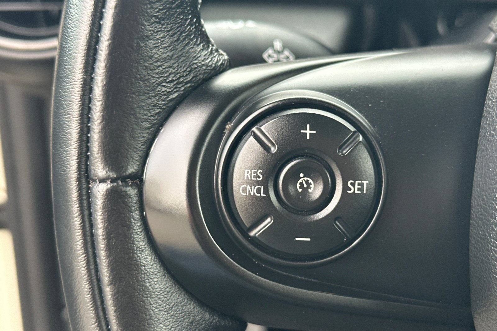 Used 2016 MINI Cooper 2-Door Hardtop FWD image 25