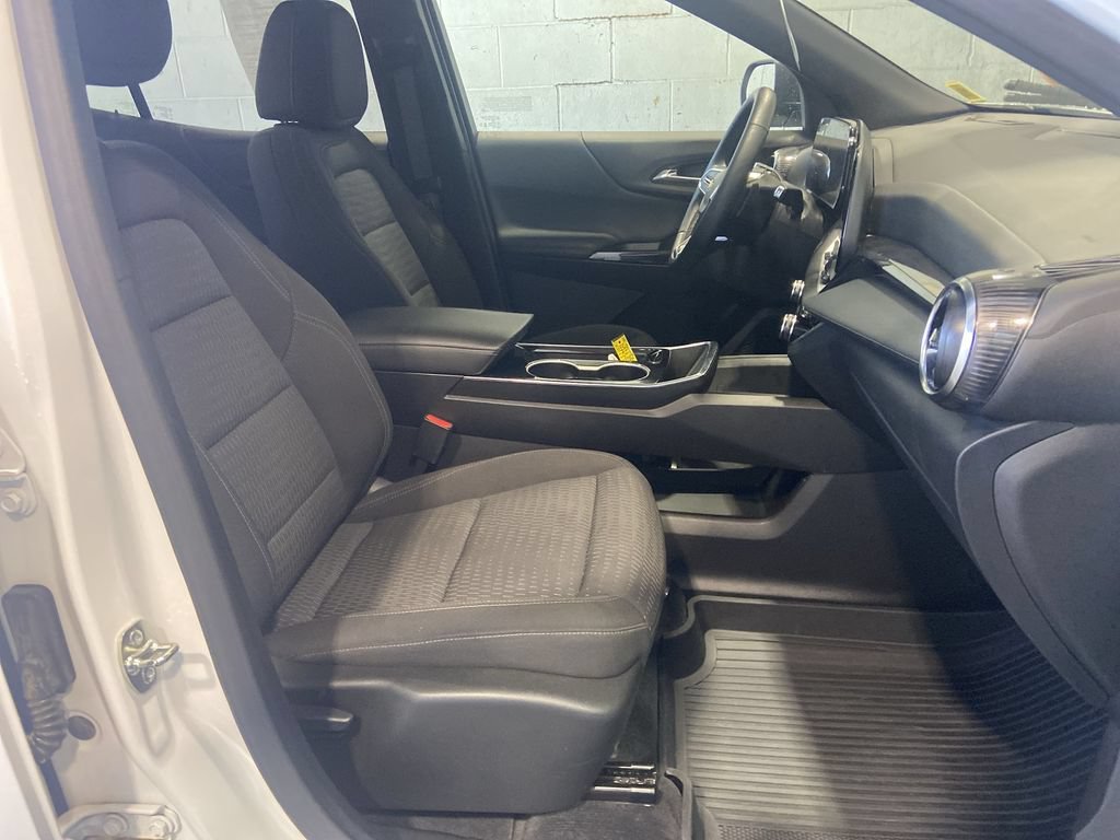 Certified 2025 Chevrolet Equinox LT w/ Safety and Technology Package AWD/4WD image 27