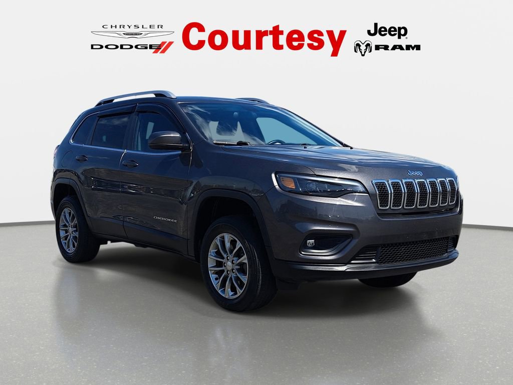 Used 2020 Jeep Cherokee Latitude Plus w/ Cold Weather Group AWD/4WD image 1