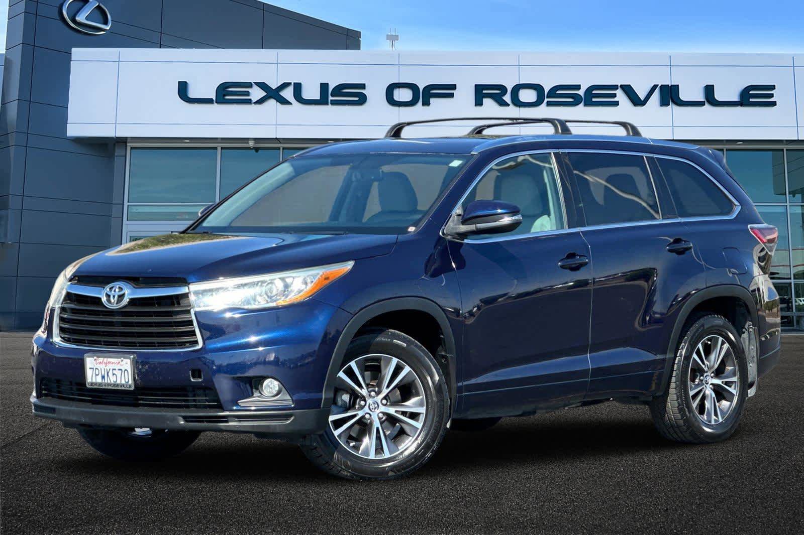 Used 2016 Toyota Highlander XLE AWD/4WD video 1
