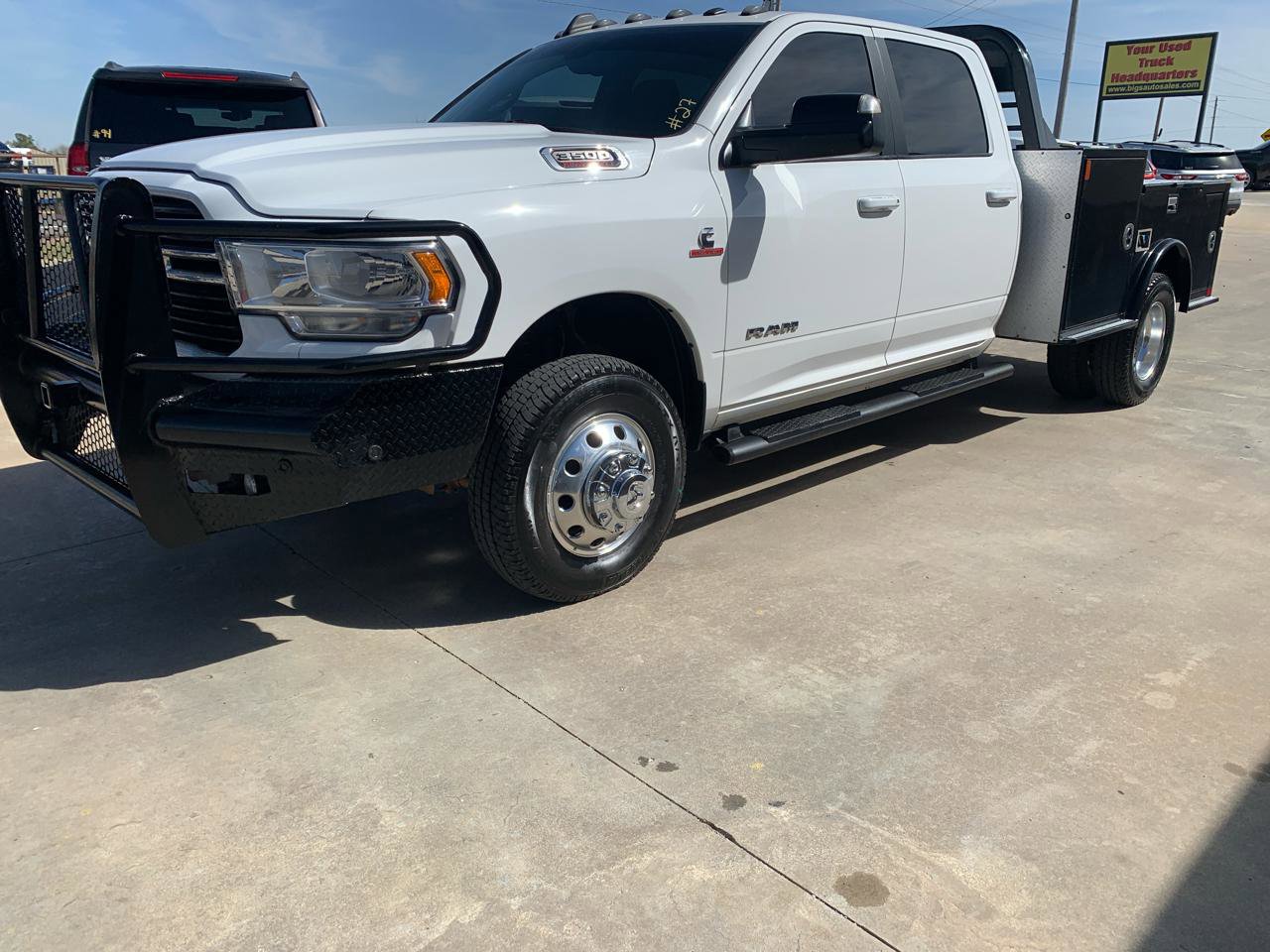 Used 2019 RAM 3500 Lone Star image 3