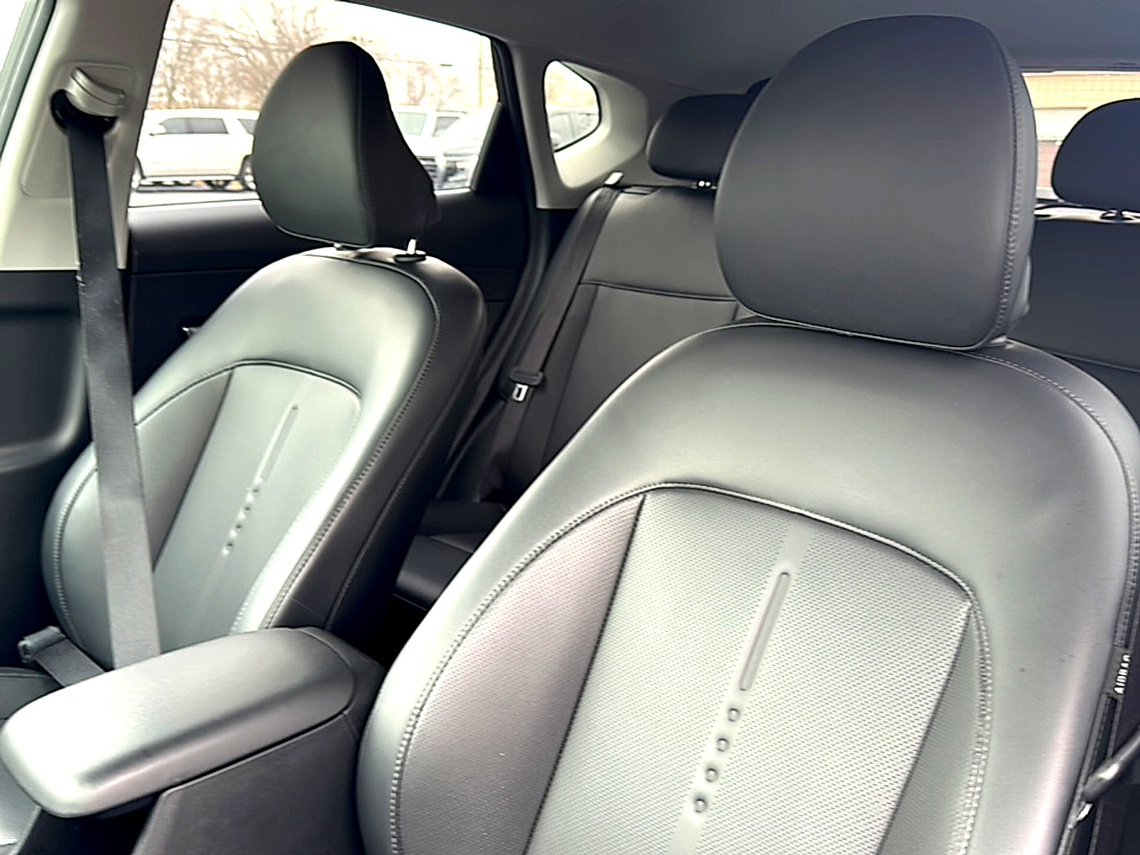 Used 2024 Hyundai Kona Limited image 14