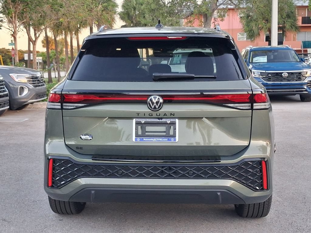 New 2026 Volkswagen Tiguan SE R-Line FWD image 4