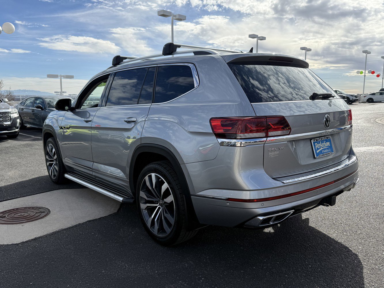 Used 2023 Volkswagen Atlas SEL Premium image 7