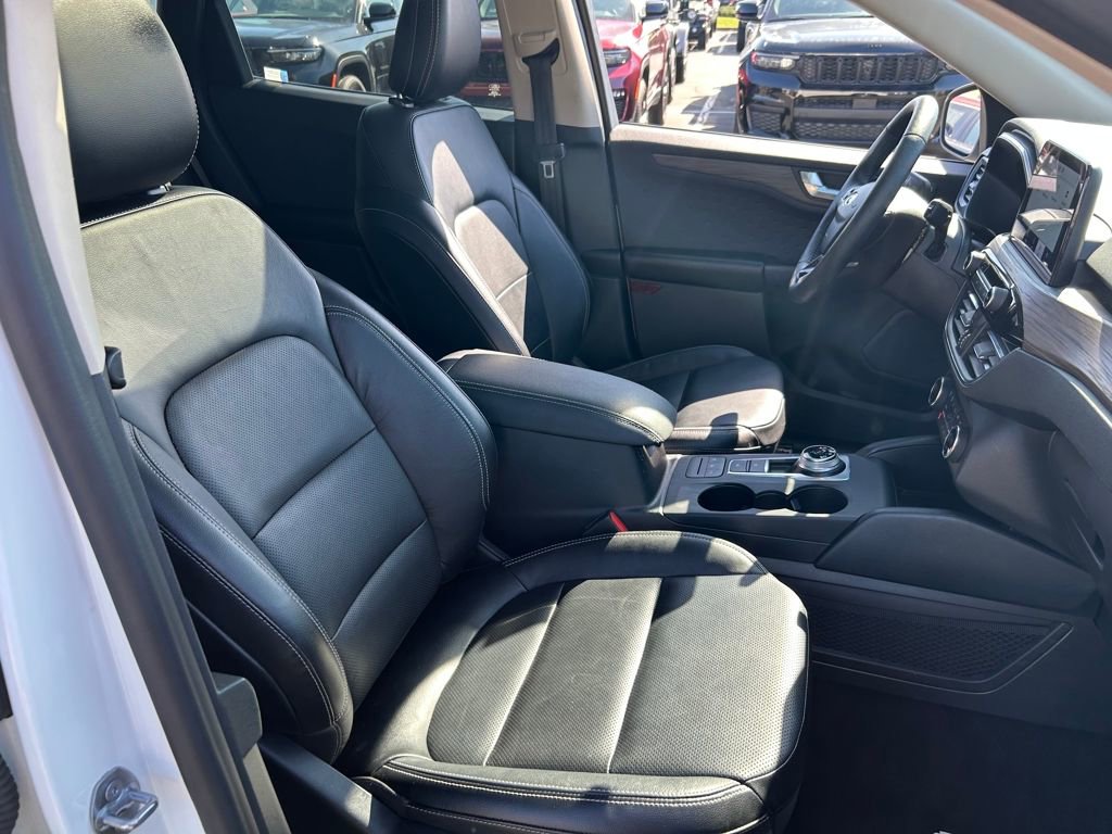 Used 2020 Ford Escape Titanium w/ Titanium Premium Package 2.0 image 27