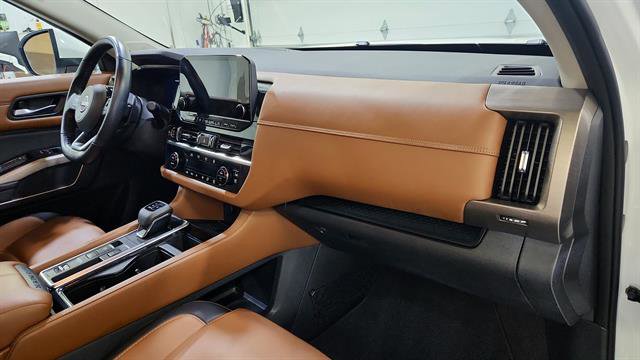 Certified 2023 Nissan Pathfinder Platinum FWD image 27