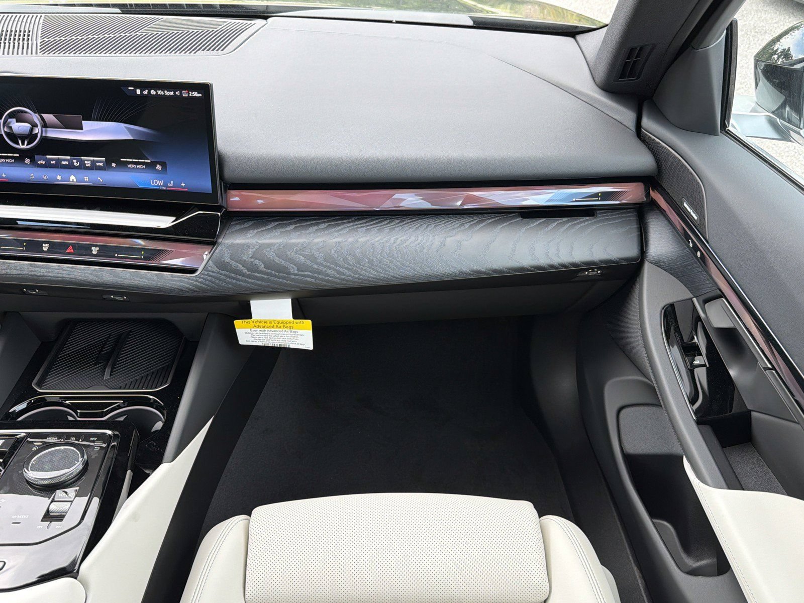 New 2027 BMW 530i xDrive w/ Premium Package AWD/4WD image 17