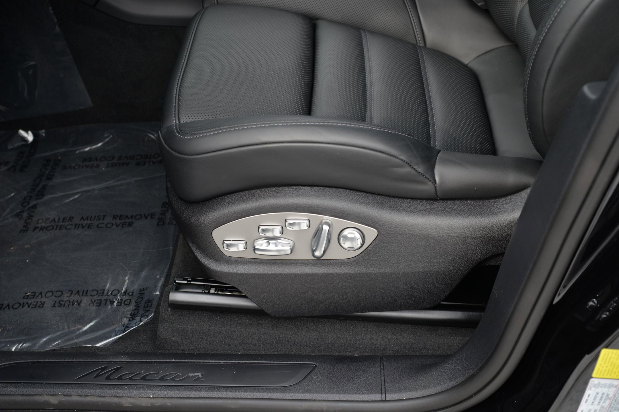 New 2026 Porsche Macan image 28