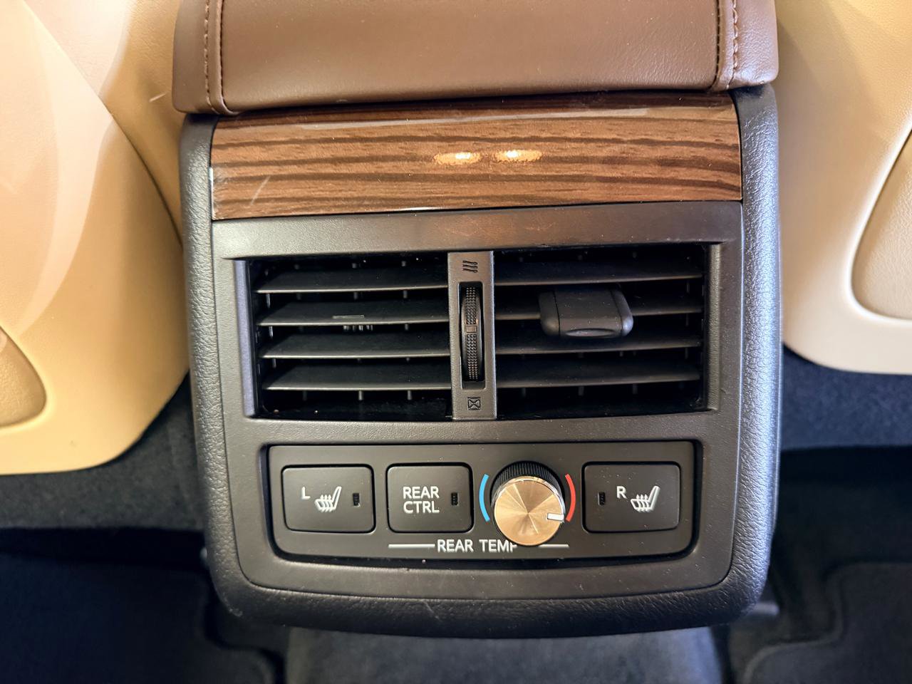 Used 2015 Toyota Avalon Limited FWD image 30