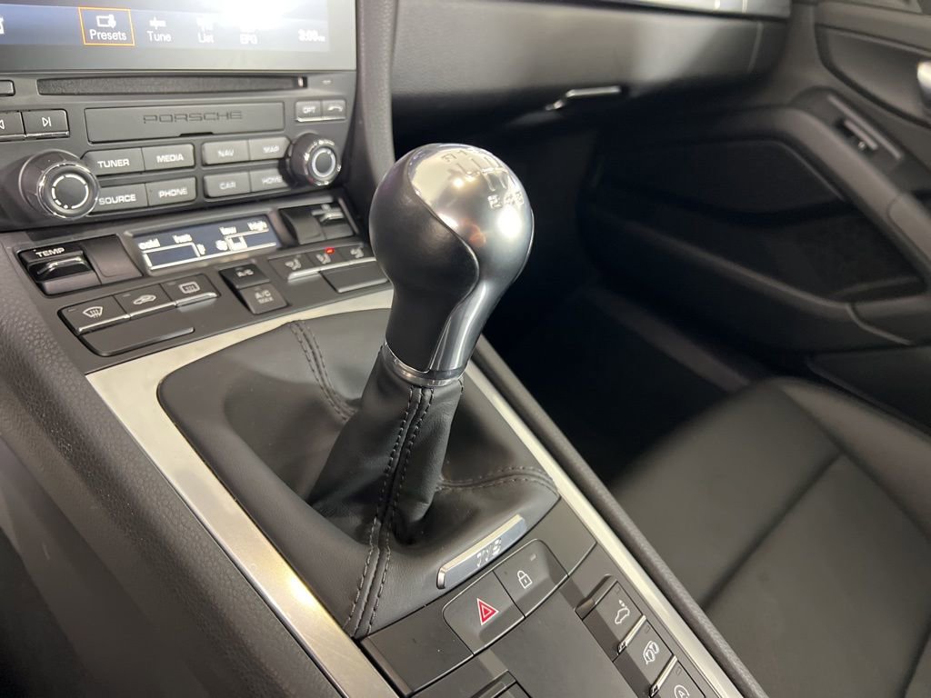 Used 2019 Porsche 718 Cayman RWD image 7
