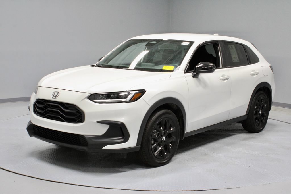 Used 2025 Honda HR-V Sport image 8