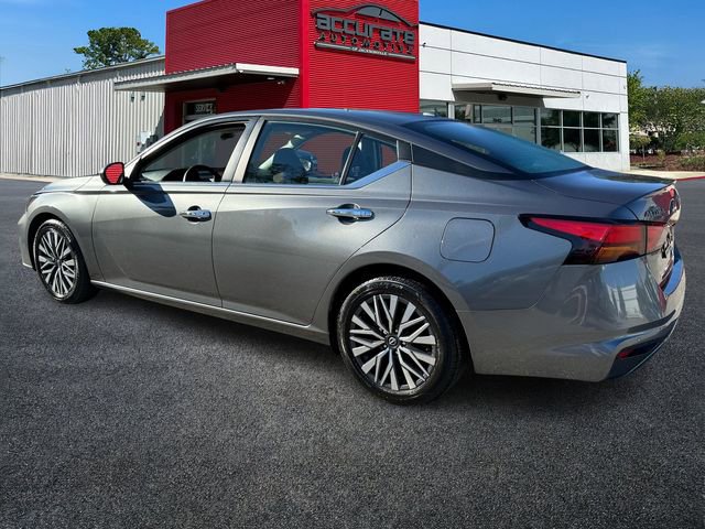 Used 2023 Nissan Altima 2.5 SV image 3