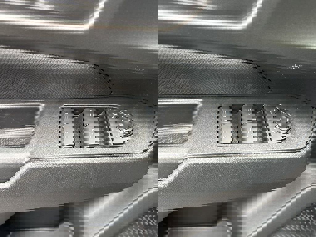 New 2026 Chevrolet Equinox EV LT image 21