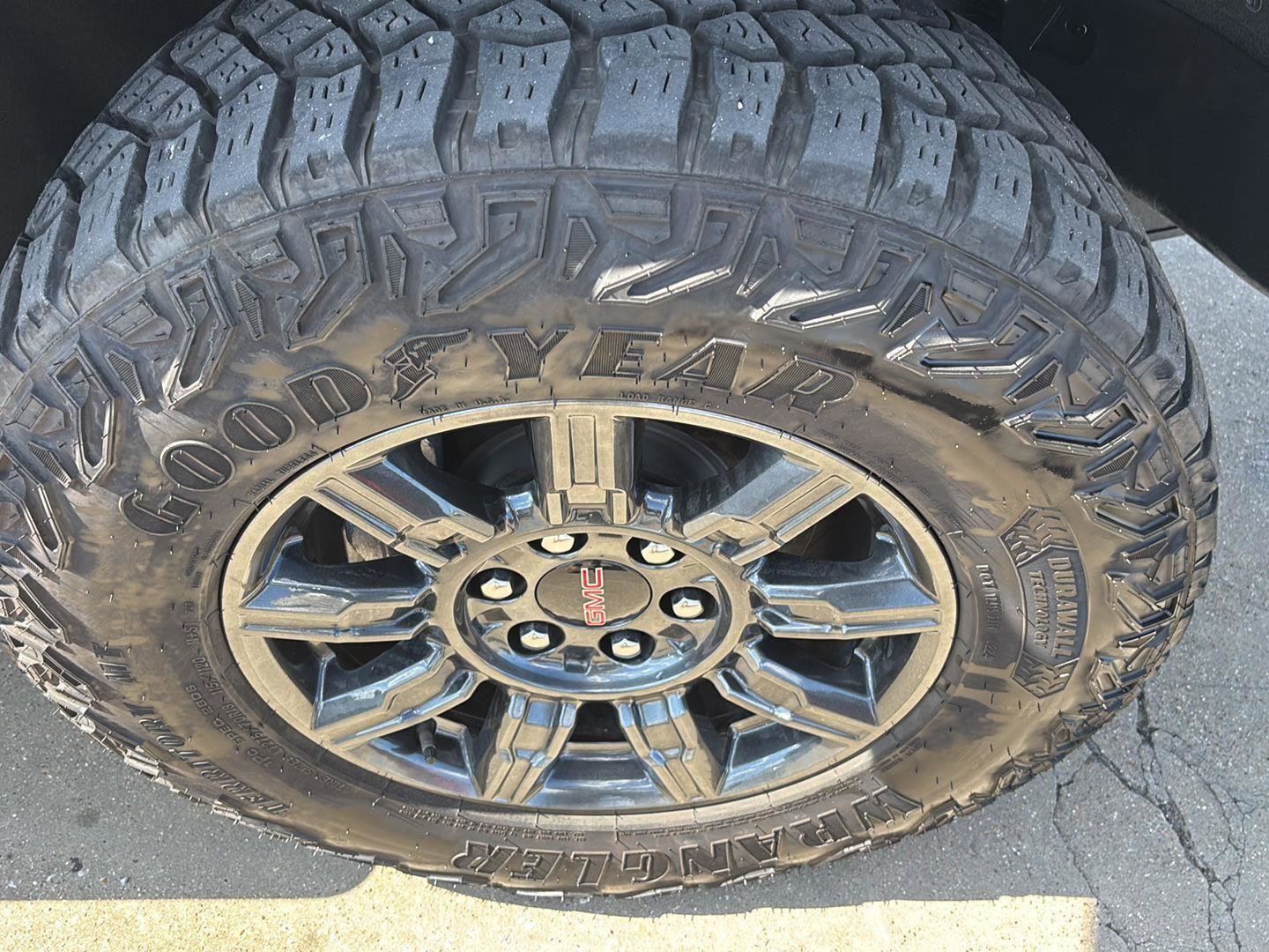 Certified 2024 GMC Sierra 1500 AT4X image 11