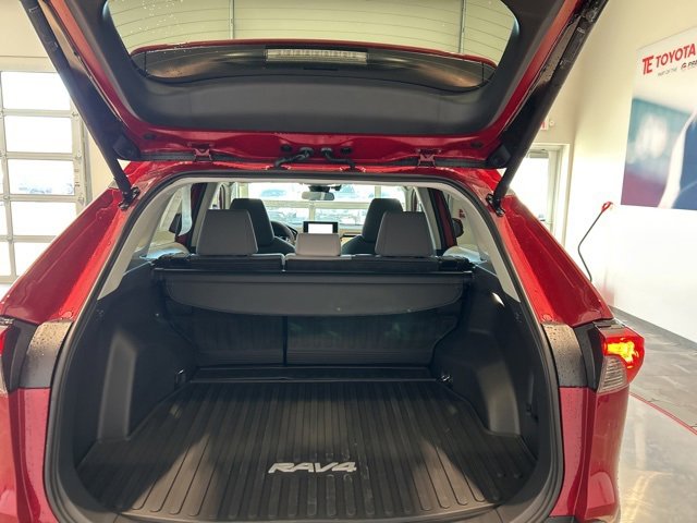 Used 2025 Toyota RAV4 XLE w/ Convenience Package image 18
