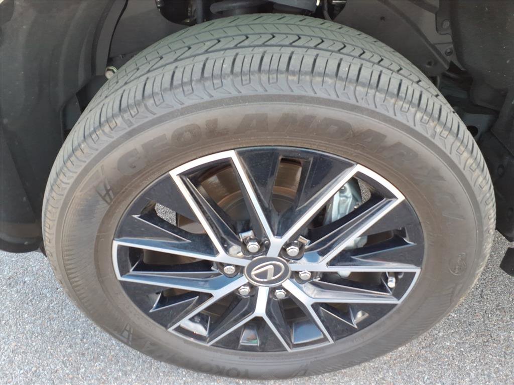 Used 2024 Lexus GX 550 w/ Accessory Package (2T) AWD/4WD image 4